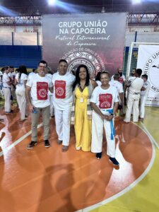 Palestrante Cleiton Ramos, Mestre Cuia, Jornalista Poliana Costa e a graduada Linda. 