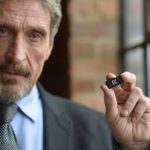 ‘Jogue fora agora o seu smartphone’, diz John McAfee ao TecMundo