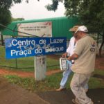 Administração da Candangolândia remove pichações das placas de trânsito