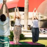 Festa de cores e sabores: talk com Gabriela Kapim, aula de yoga e oficina de kombucha marcam aniversário do Mercadinho do Brasília