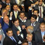 Rodrigo Maia é reeleito presidente da Câmara dos Deputados com 293 votos