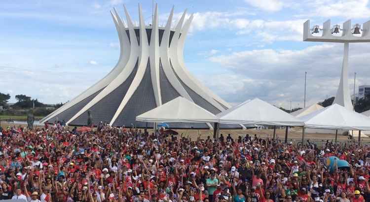 Greve dos professores da rede pública chega ao fim