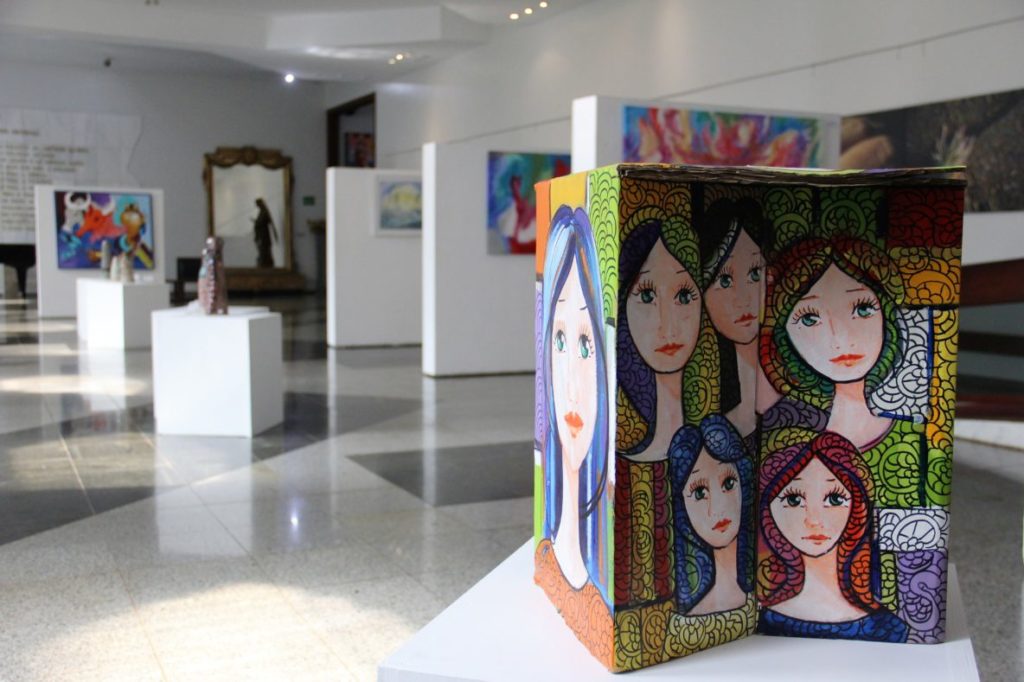 Exposição Amplitudes reúne artistas de Brasília na Galeria de Arte do Templo da Boa Vontade