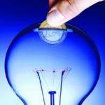 CONTAS DE ENERGIA PARA CONSUMIDORES ATENDIDOS EM BAIXA TENSÃO ESTÃO MAIS BARATAS