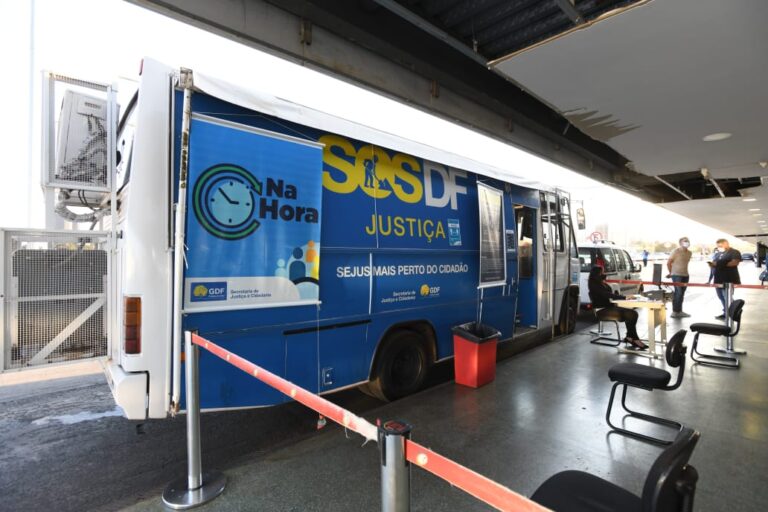 Unidade móvel do Na Hora Cidades está na Rodoviária do Plano Unidade móvel do Na Hora Cidades está na Rodoviária do Plano