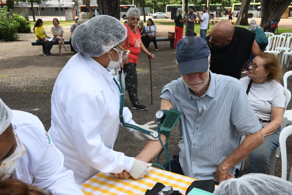 Projeto Viver 60+ transforma praça da Asa Sul em espaço de inclusão e bem-estar