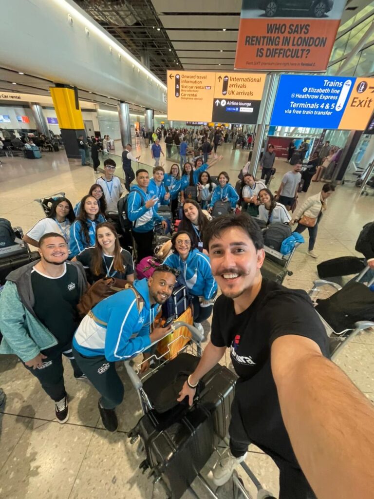 Estudantes de São Sebastião iniciam intercâmbio no Reino Unido pelo Programa Pontes para o Mundo