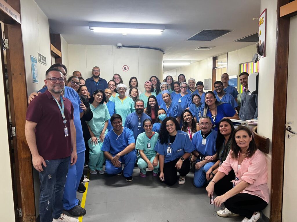 “Pequenos Leitores, Grandes Sonhos” transforma leitura em ferramenta de cuidado e esperança no Hospital de Base