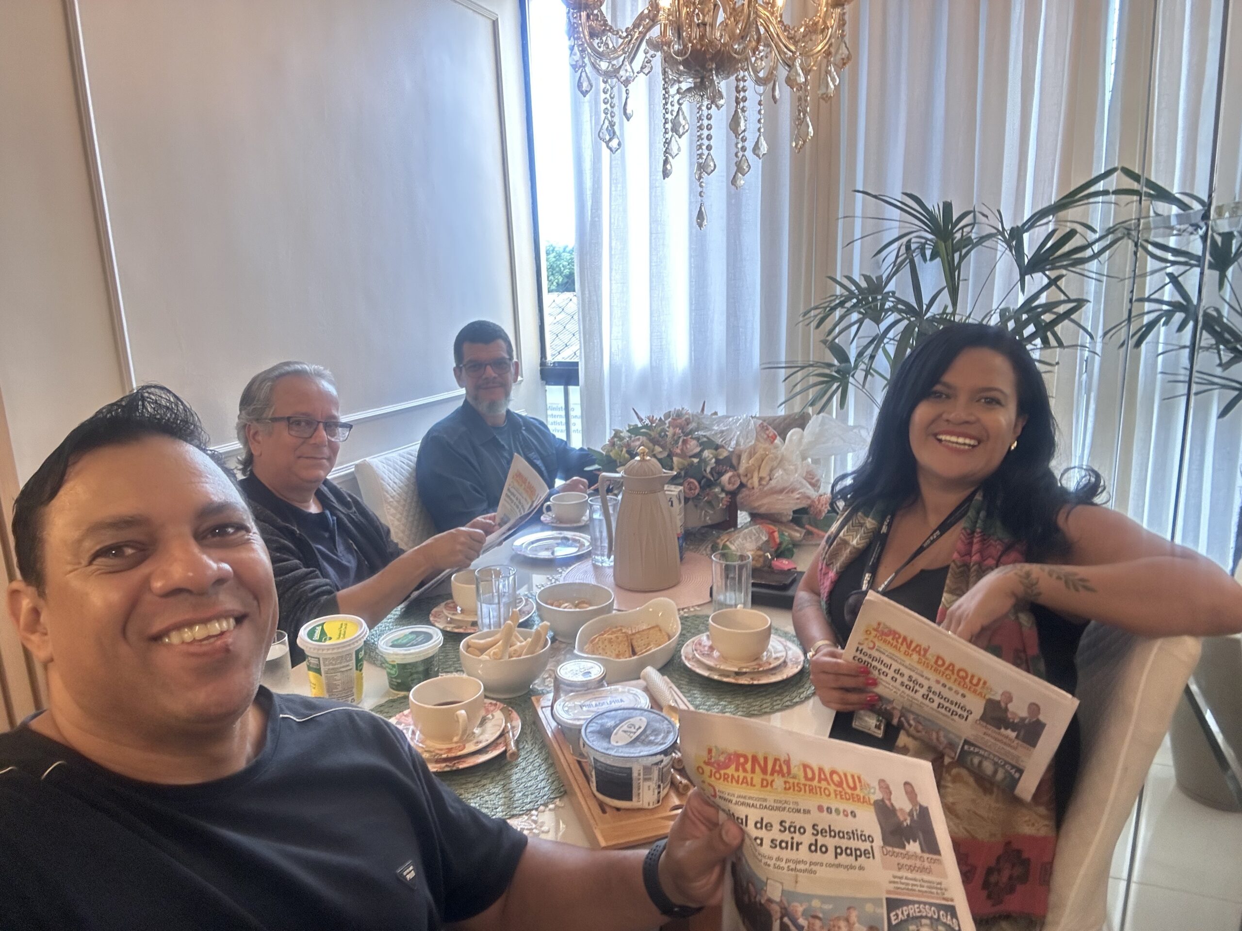 Café da manhã promove diálogo sobre consciência, atitudes e evolução humana d