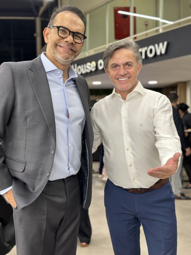 Empresários Manoel Alexandre e Antônio Vicente Jr. celebram aniversário com networking e sofisticação